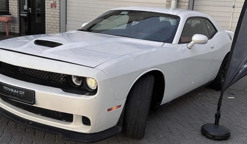 
								Dodge challenger R/T Scat-pack V8 full									