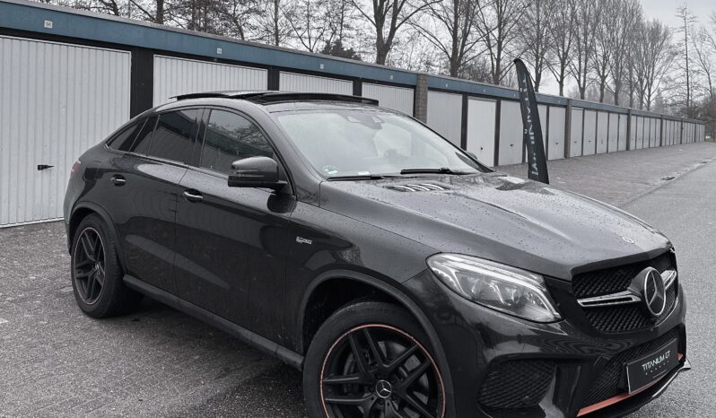 
								Mercedes-Benz GLE 43 Coupe AMG full									